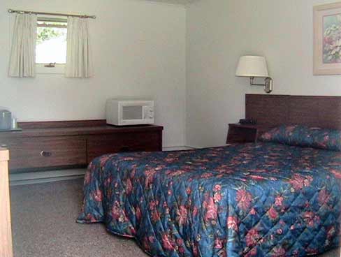 The Country Squire Motel -- Littleton, NH