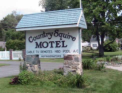 The Country Squire Motel -- Sign